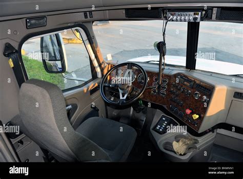 Interior Semi.